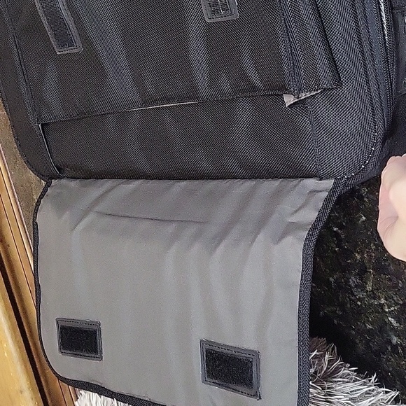 Samsonite Black Canvas Laptop Computer Briefcase Bag w/ Shoulder Strap - 16" - Picture 10 of 11